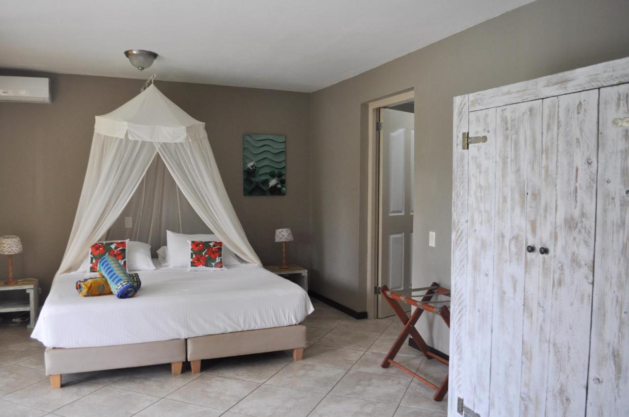 Hibiscus Beach House Jan Thiel Екстер'єр фото