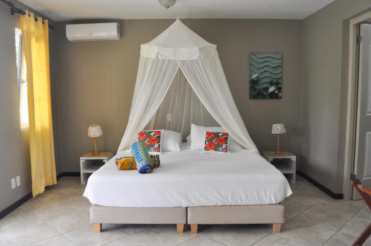 Hibiscus Beach House Jan Thiel Екстер'єр фото