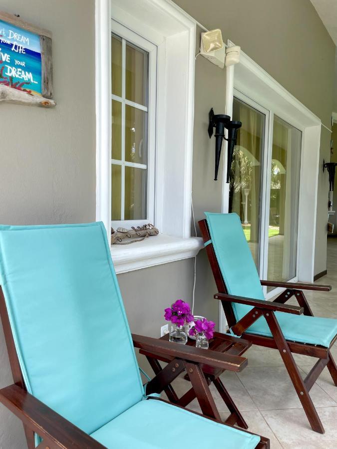 Hibiscus Beach House Jan Thiel Екстер'єр фото