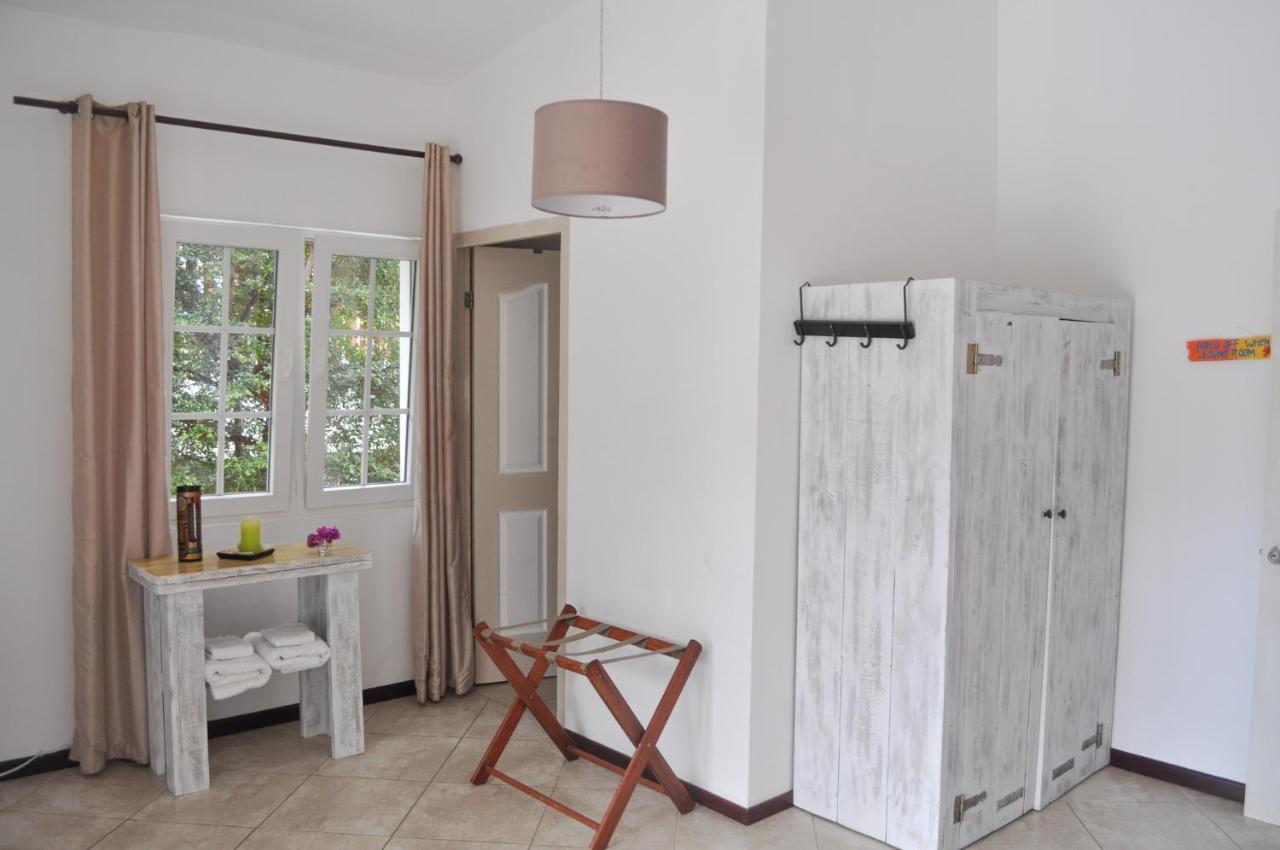Hibiscus Beach House Jan Thiel Екстер'єр фото