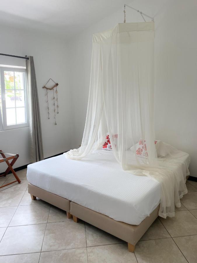 Hibiscus Beach House Jan Thiel Екстер'єр фото