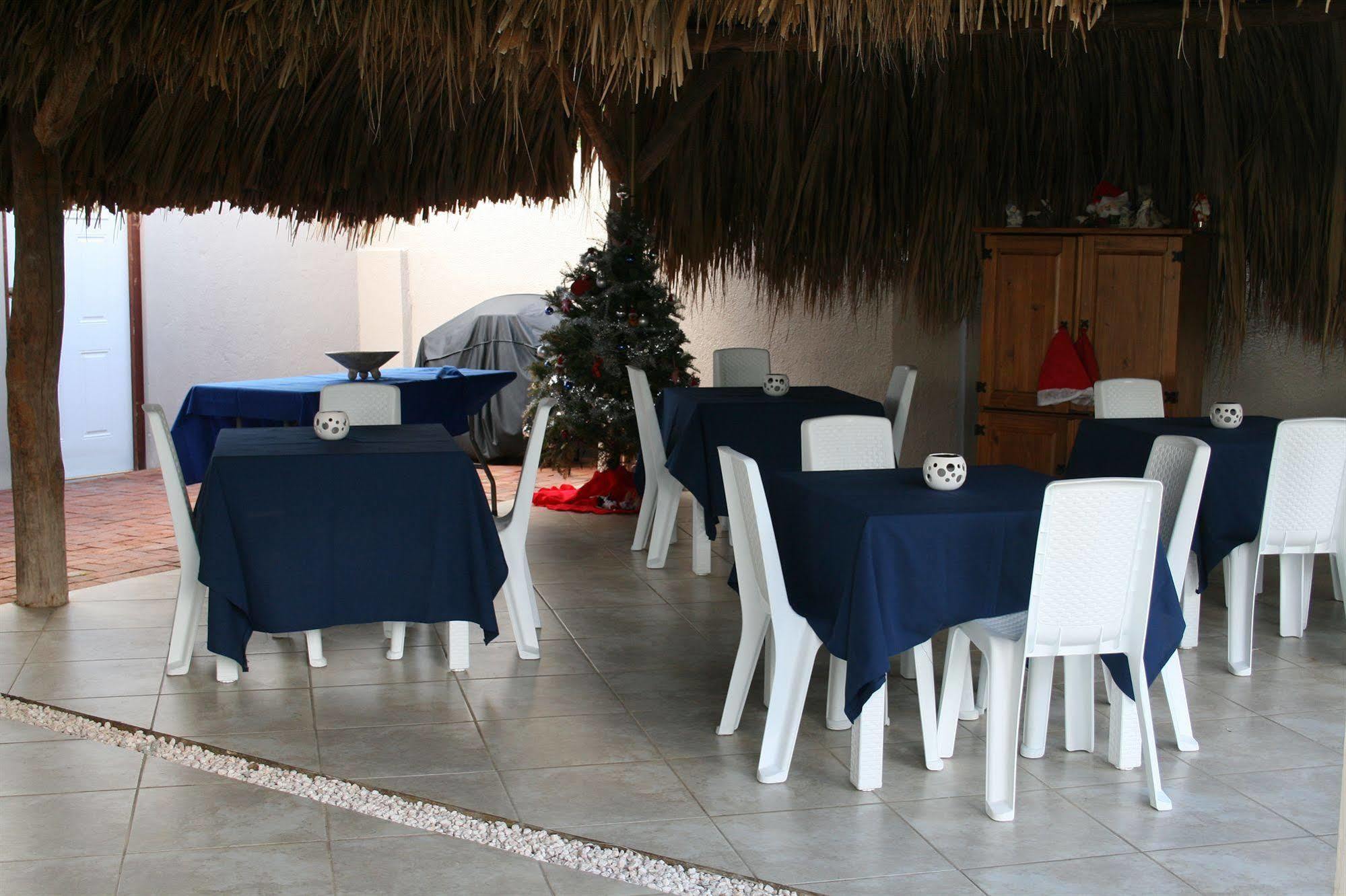 Hibiscus Beach House Jan Thiel Екстер'єр фото